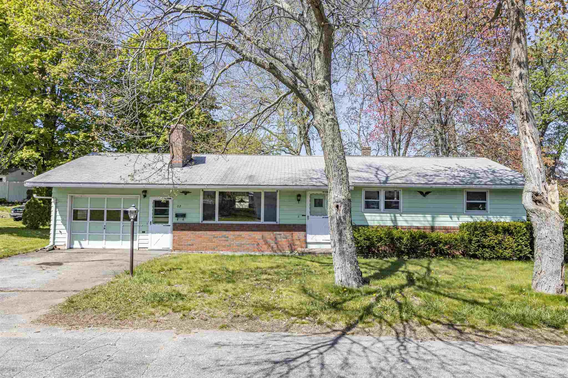82 Gray Street Manchester NH 03103