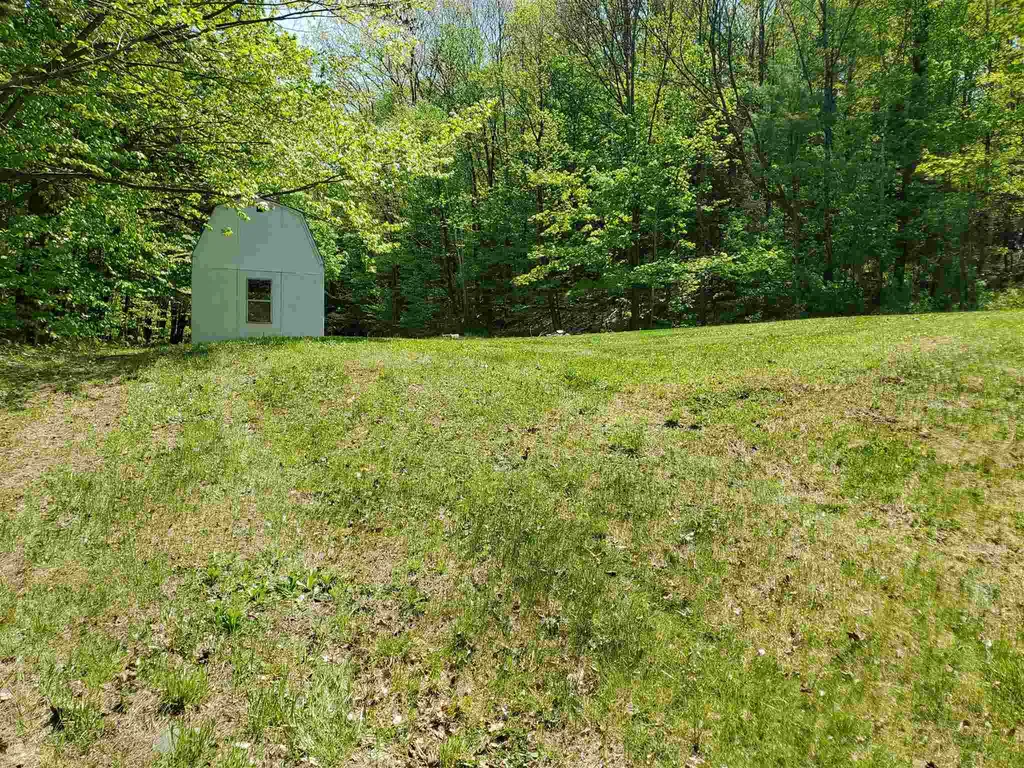 1421 Nh Route 120 Cornish NH 03745