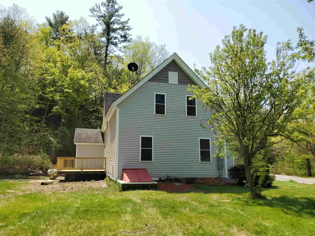 1421 Nh Route 120 Cornish NH 03745