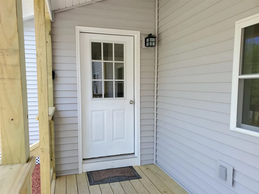 1421 Nh Route 120 Cornish NH 03745