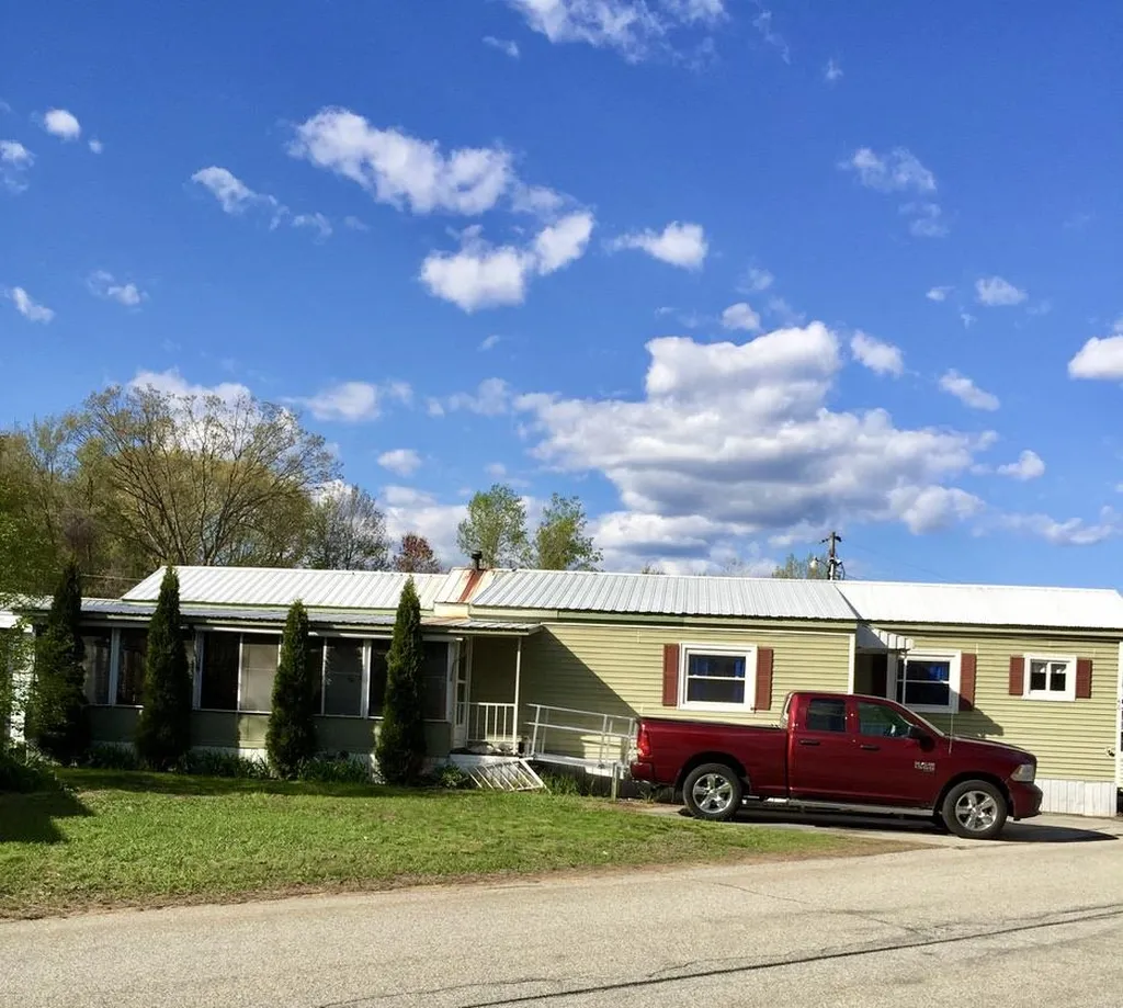 60 Marlette Avenue Hooksett NH 03106