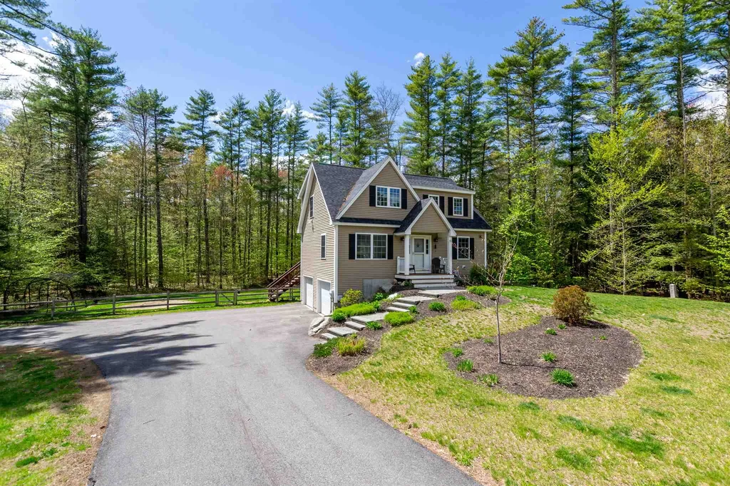 15 Maya's Way Newmarket NH 03857