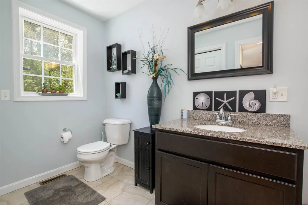 15 Maya's Way Newmarket NH 03857