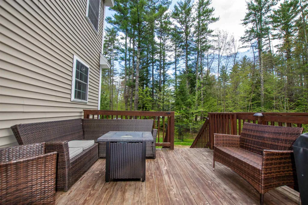 15 Maya's Way Newmarket NH 03857