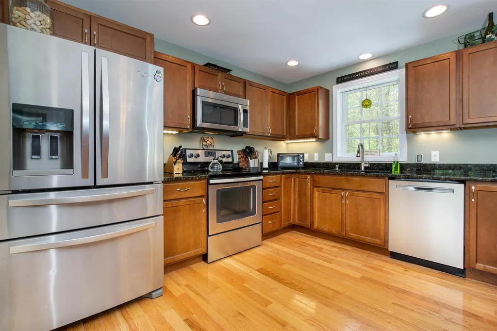 15 Maya's Way Newmarket NH 03857
