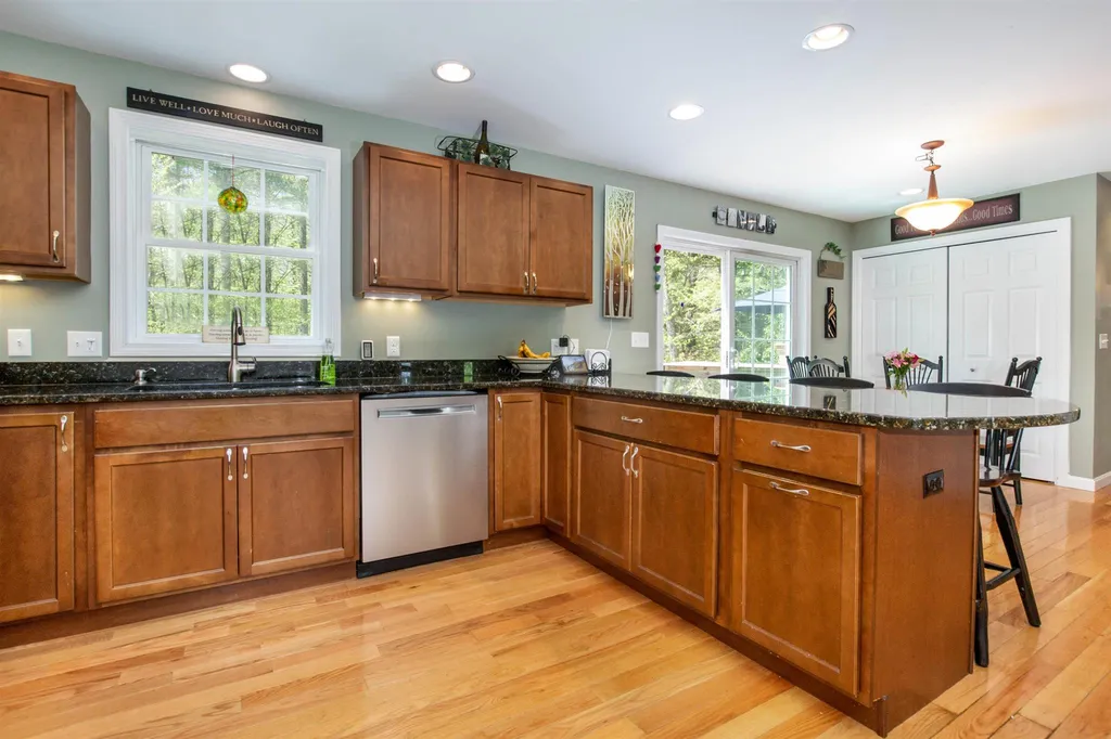 15 Maya's Way Newmarket NH 03857