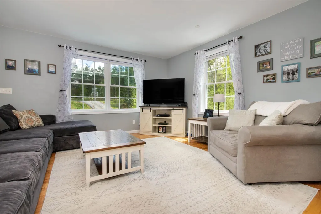 15 Maya's Way Newmarket NH 03857