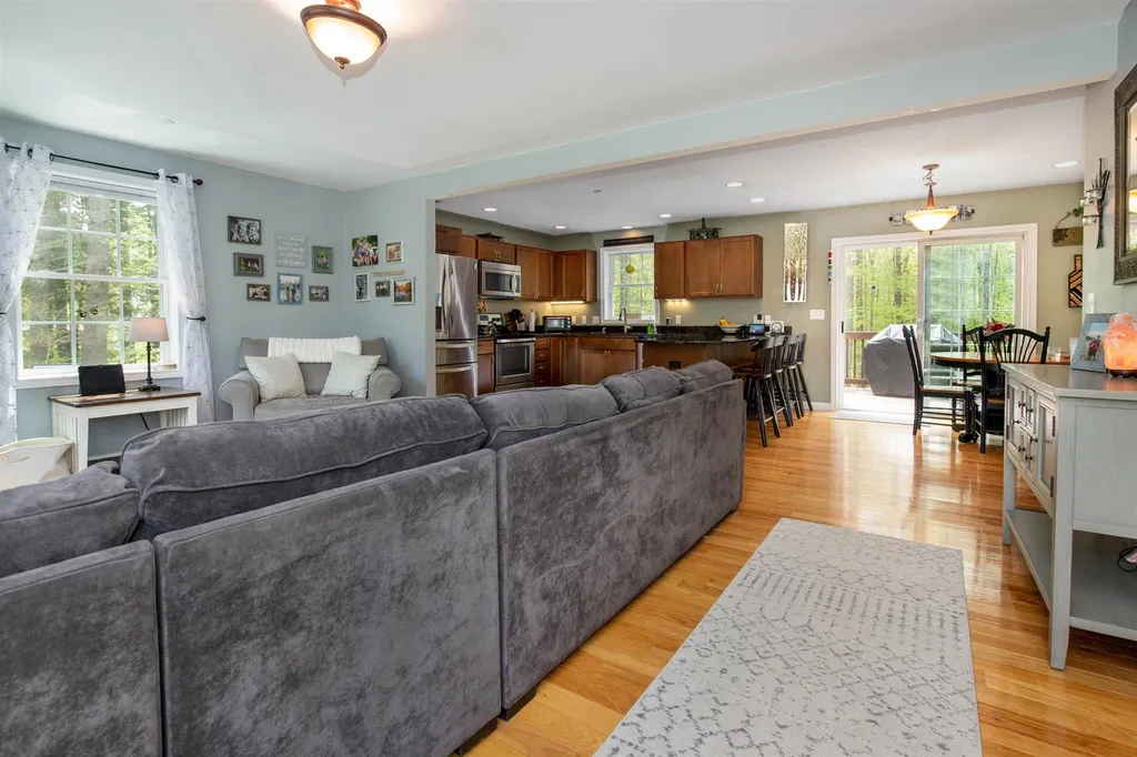 15 Maya's Way Newmarket NH 03857