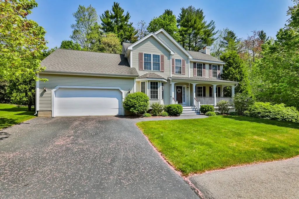 48 Cherrywood Drive Nashua NH 03062