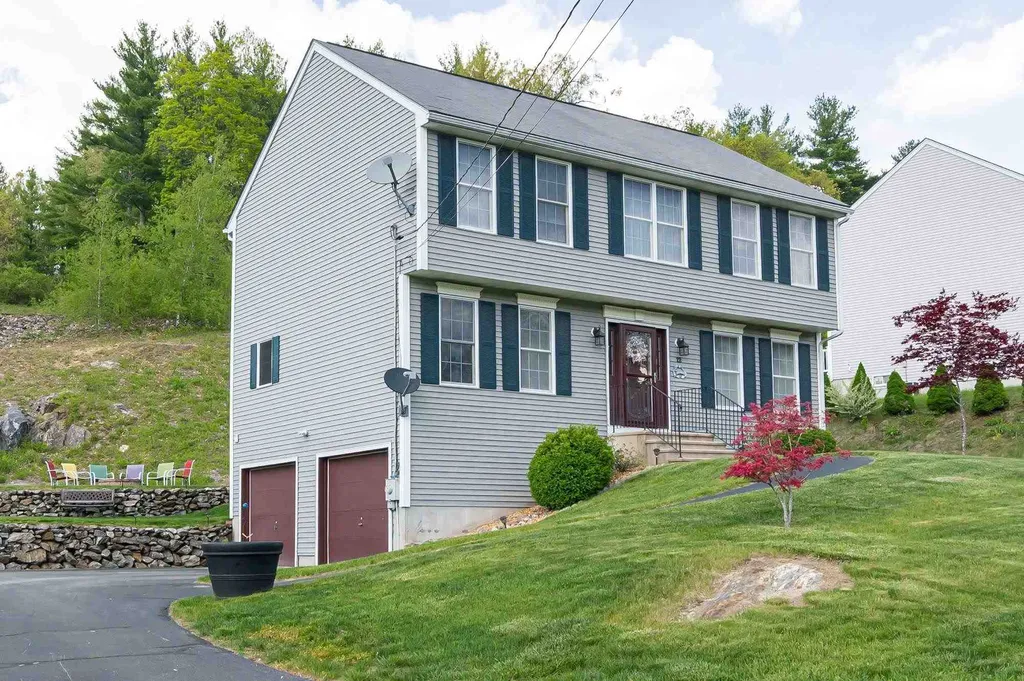 12 Bear Path Lane Hudson NH 03051