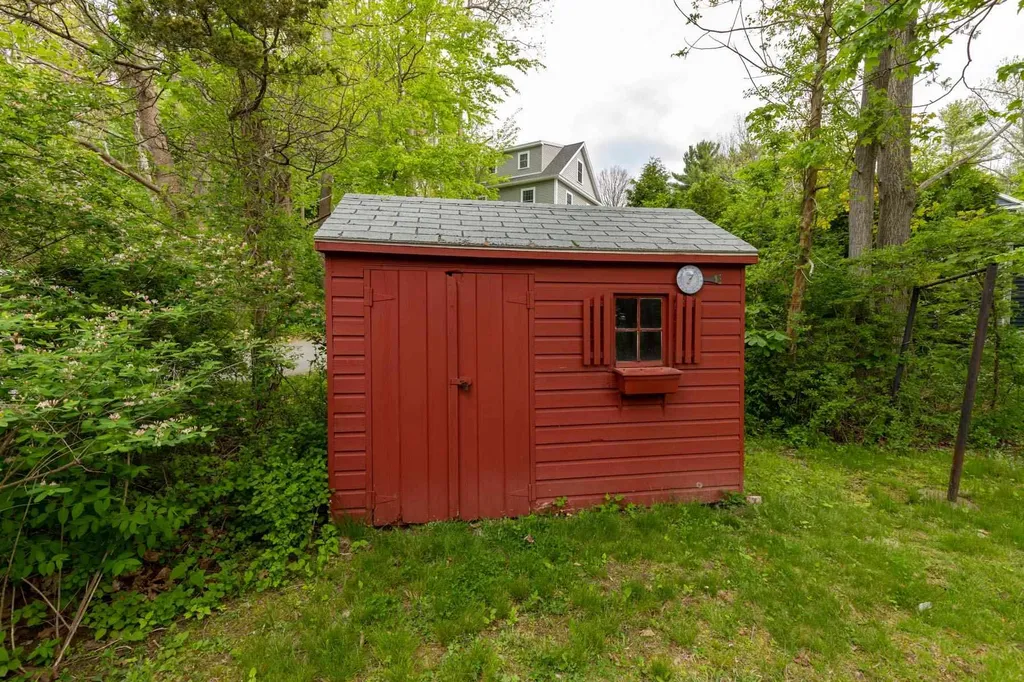 125 Whipple Road Kittery ME 03904-1316