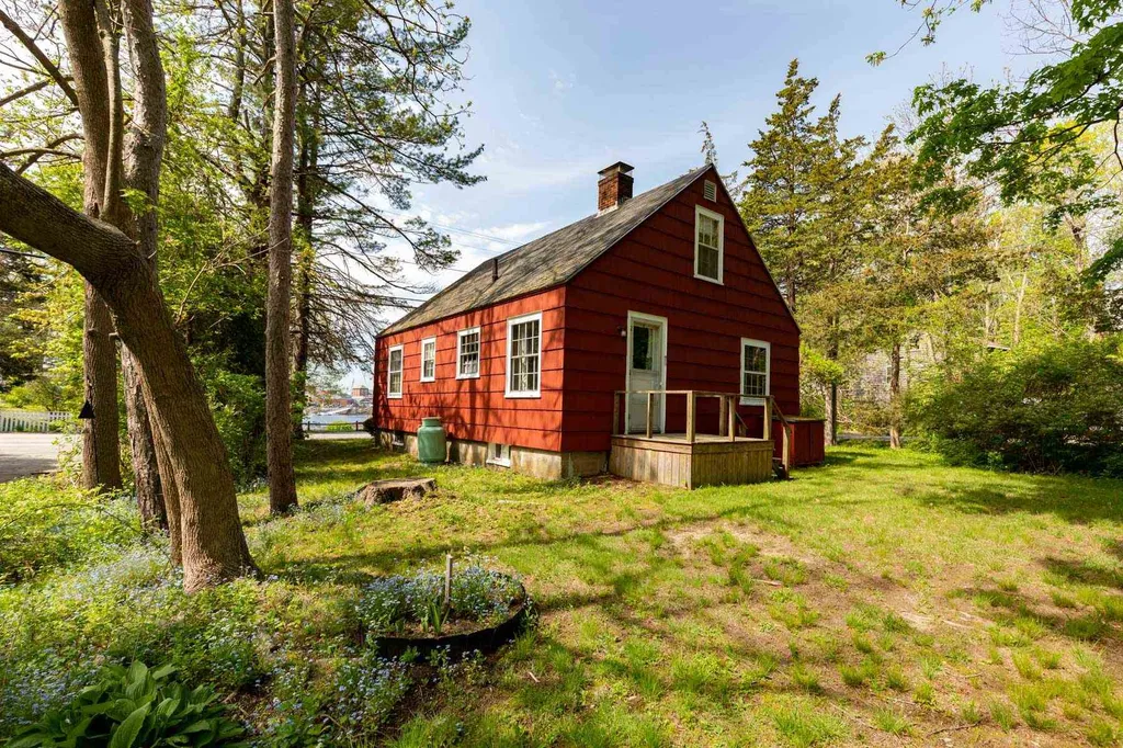 125 Whipple Road Kittery ME 03904-1316