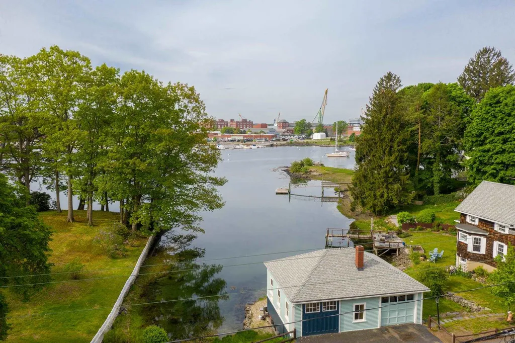 125 Whipple Road Kittery ME 03904-1316