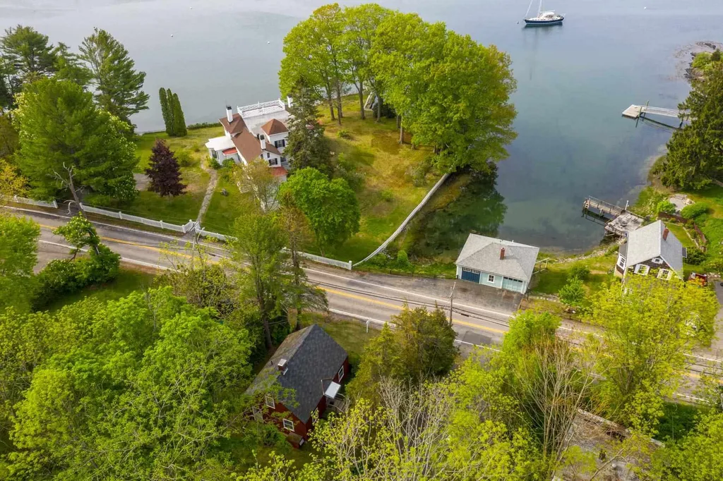 125 Whipple Road Kittery ME 03904-1316