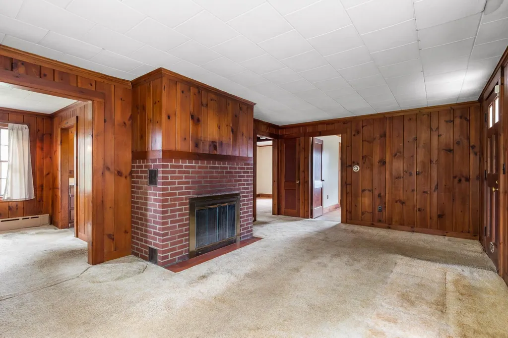 125 Whipple Road Kittery ME 03904-1316