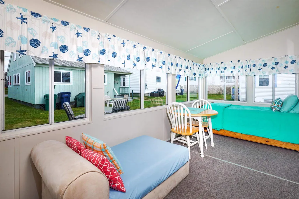15 Nudd Avenue Hampton NH 03842