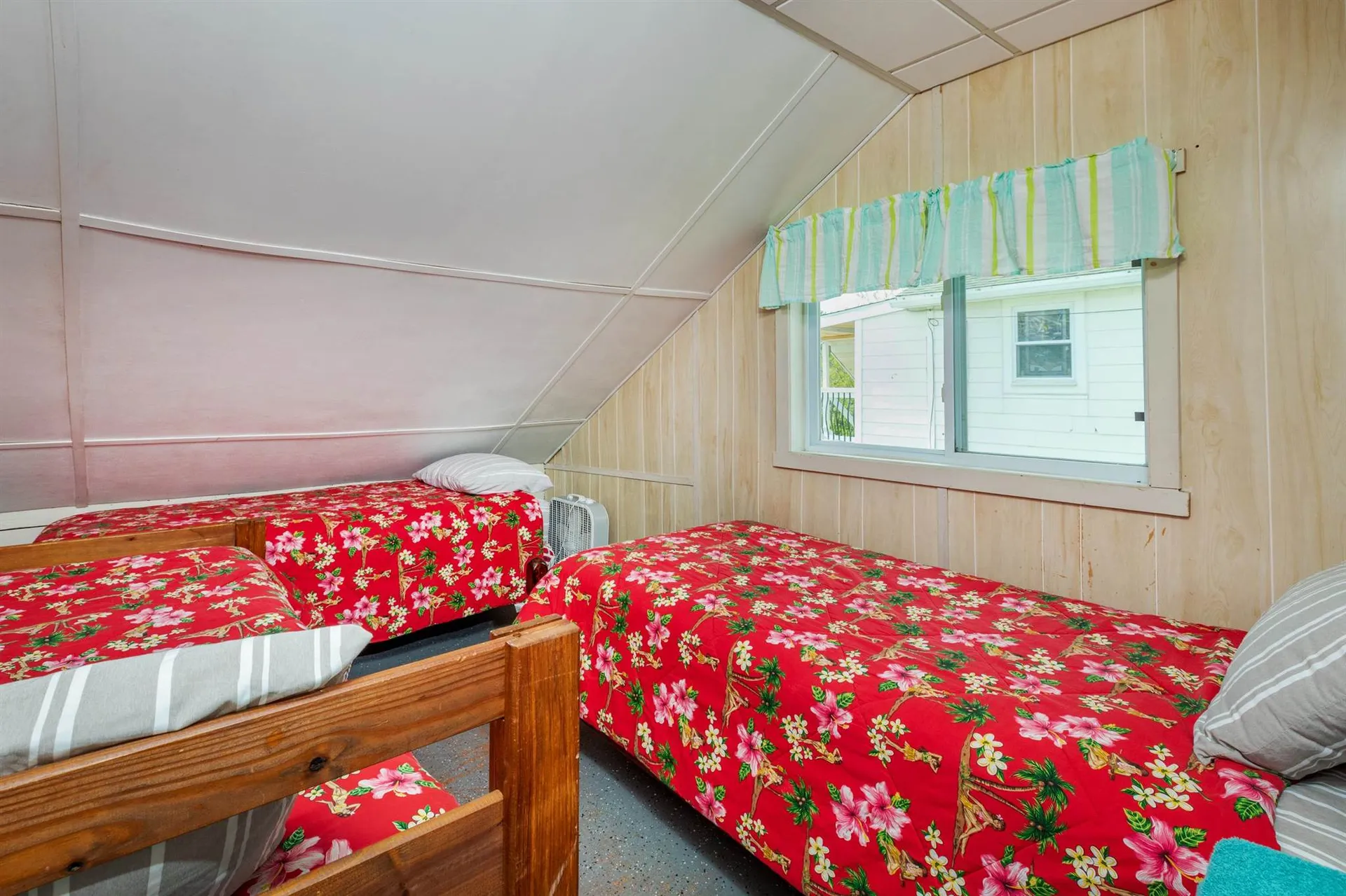 15 Nudd Avenue Hampton NH 03842