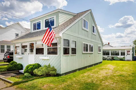 15 Nudd Avenue Hampton NH 03842