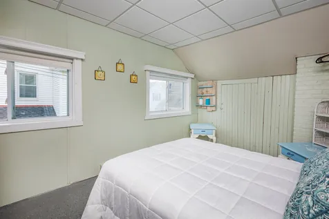 15 Nudd Avenue Hampton NH 03842