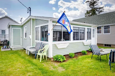 15 Nudd Avenue Hampton NH 03842