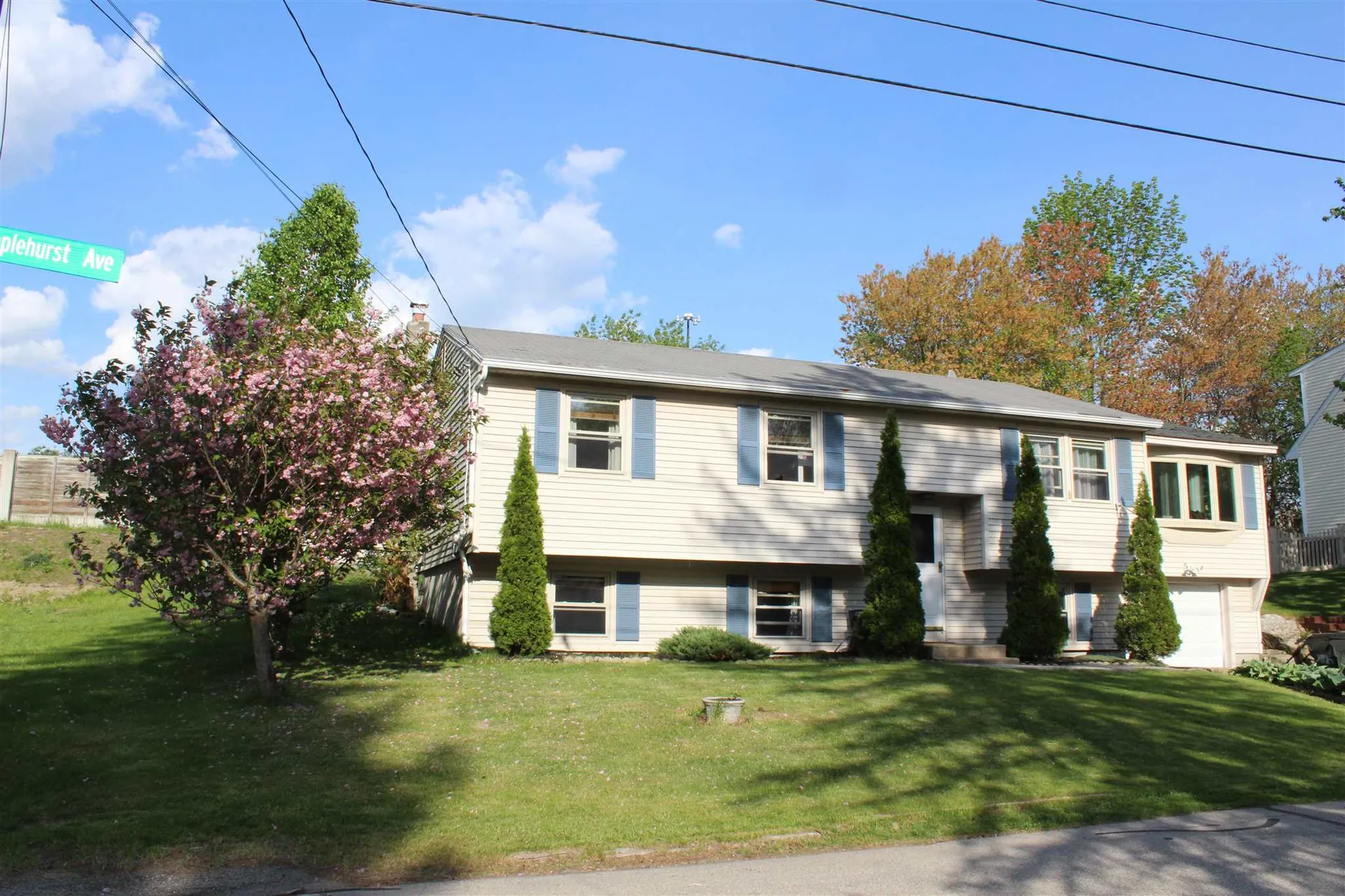 251 Maplehurst Avenue Manchester NH 03104