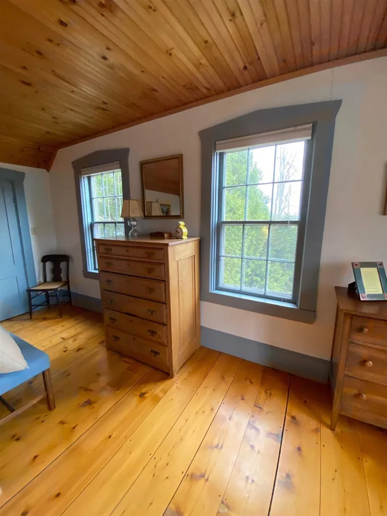 445 Middletown Road Londonderry VT 05148