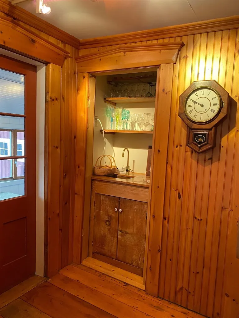 445 Middletown Road Londonderry VT 05148