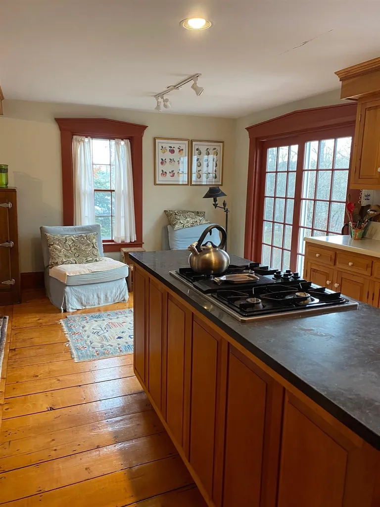 445 Middletown Road Londonderry VT 05148