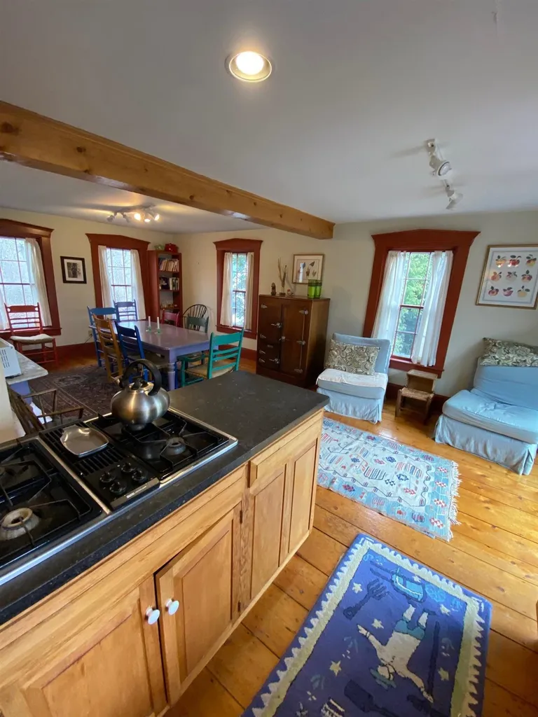 445 Middletown Road Londonderry VT 05148