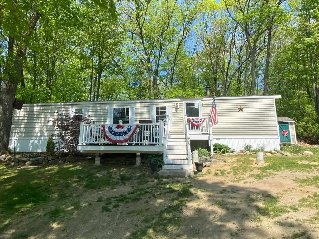 28 Monroe Avenue Allenstown NH 03275