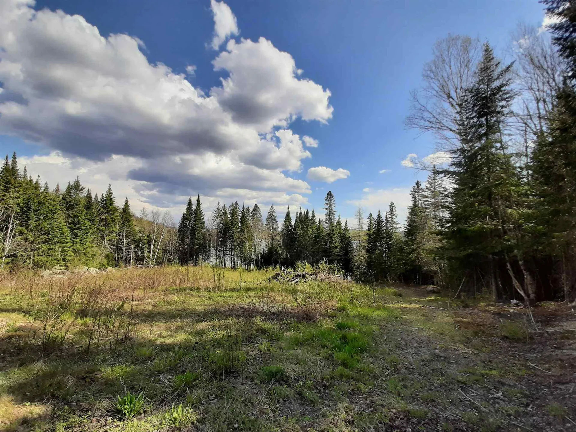 14 Hill Road Pittsburg NH 03592