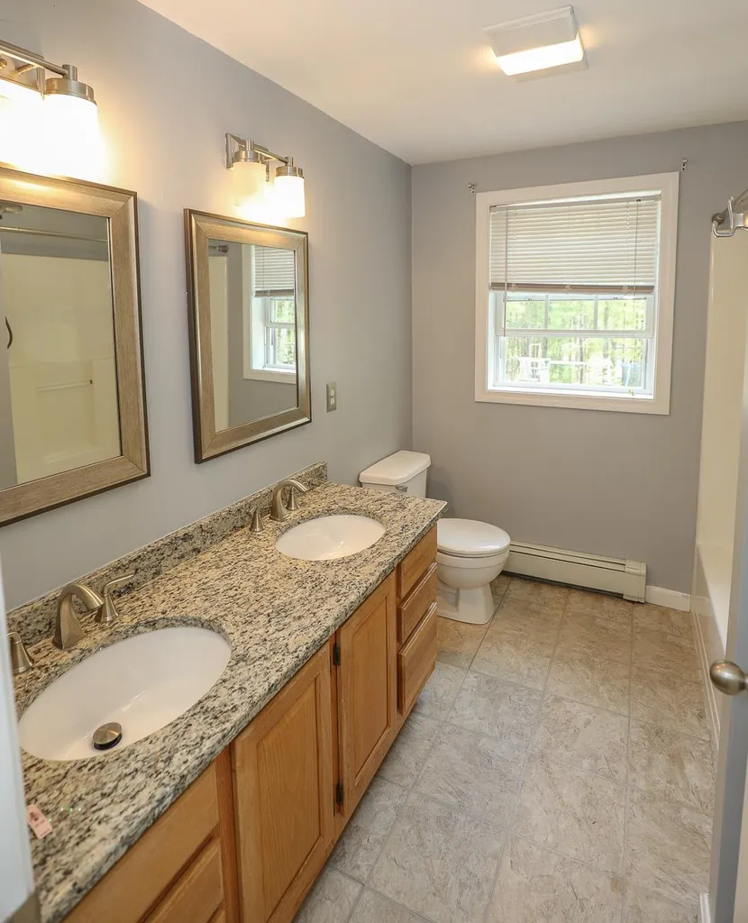 146 Fordway Extension Derry NH 03038
