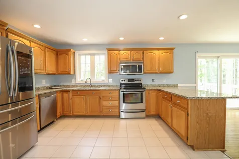 146 Fordway Extension Derry NH 03038