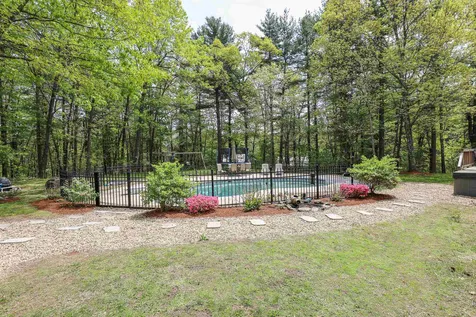 146 Fordway Extension Derry NH 03038