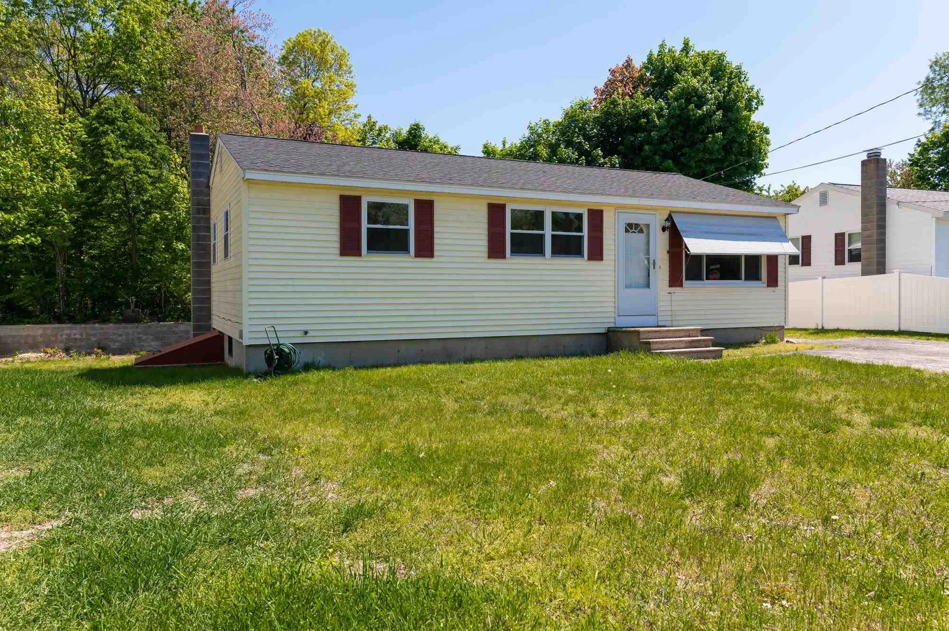 3 Oneida Circle Nashua NH 03060