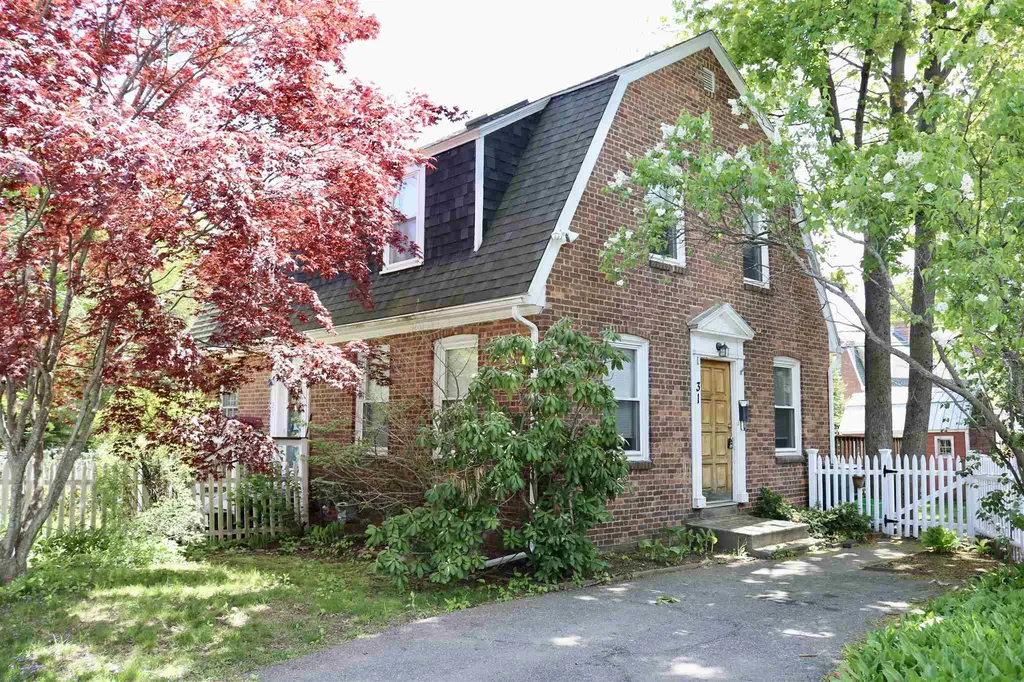 31 Saratoga Way Portsmouth NH 03801