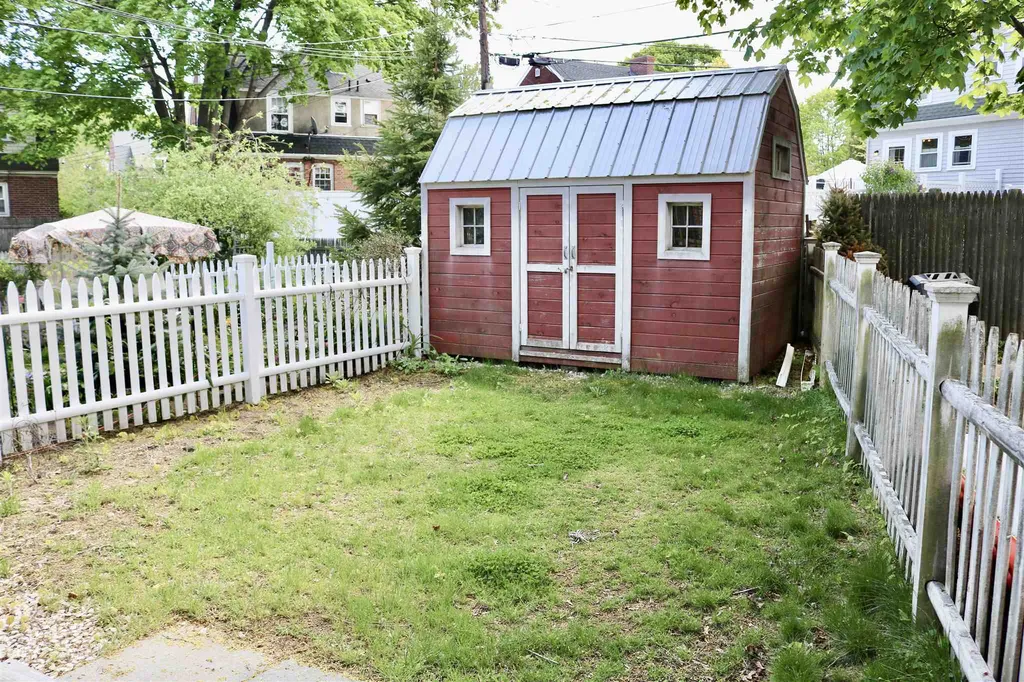 31 Saratoga Way Portsmouth NH 03801