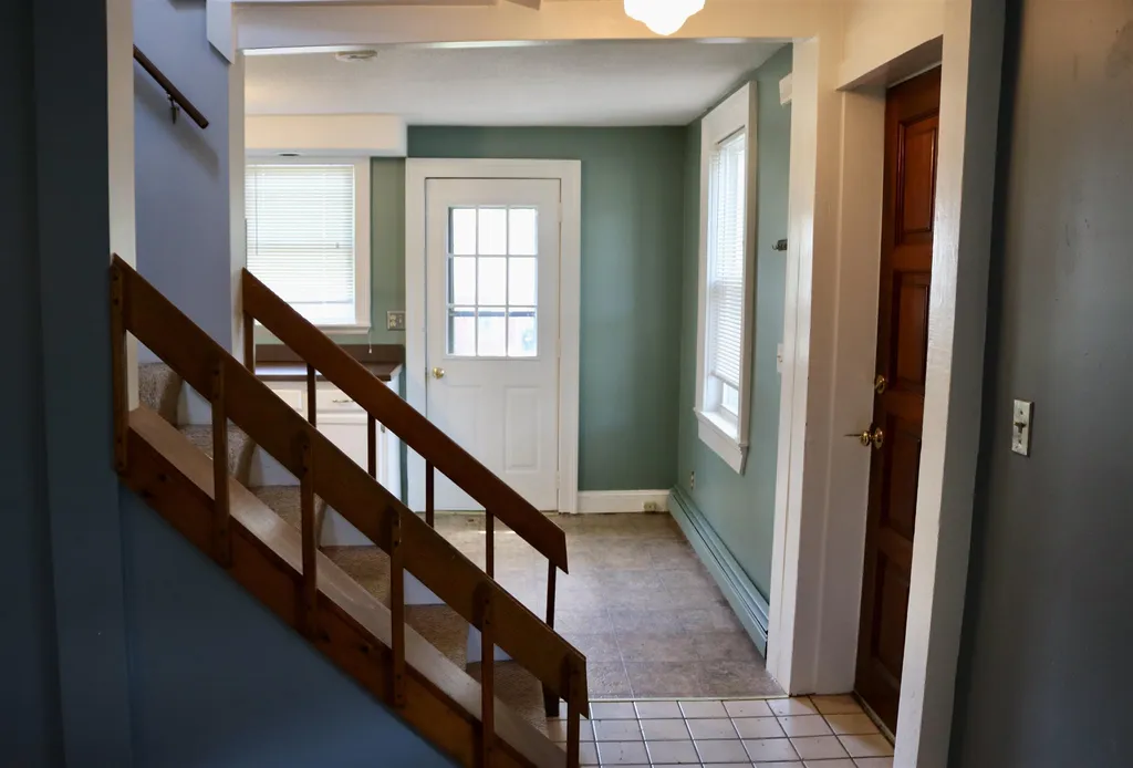 31 Saratoga Way Portsmouth NH 03801