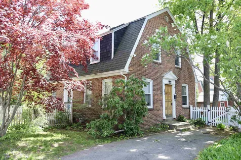 31 Saratoga Way Portsmouth NH 03801