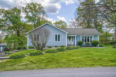 8 Longwood Road Salem NH 03079