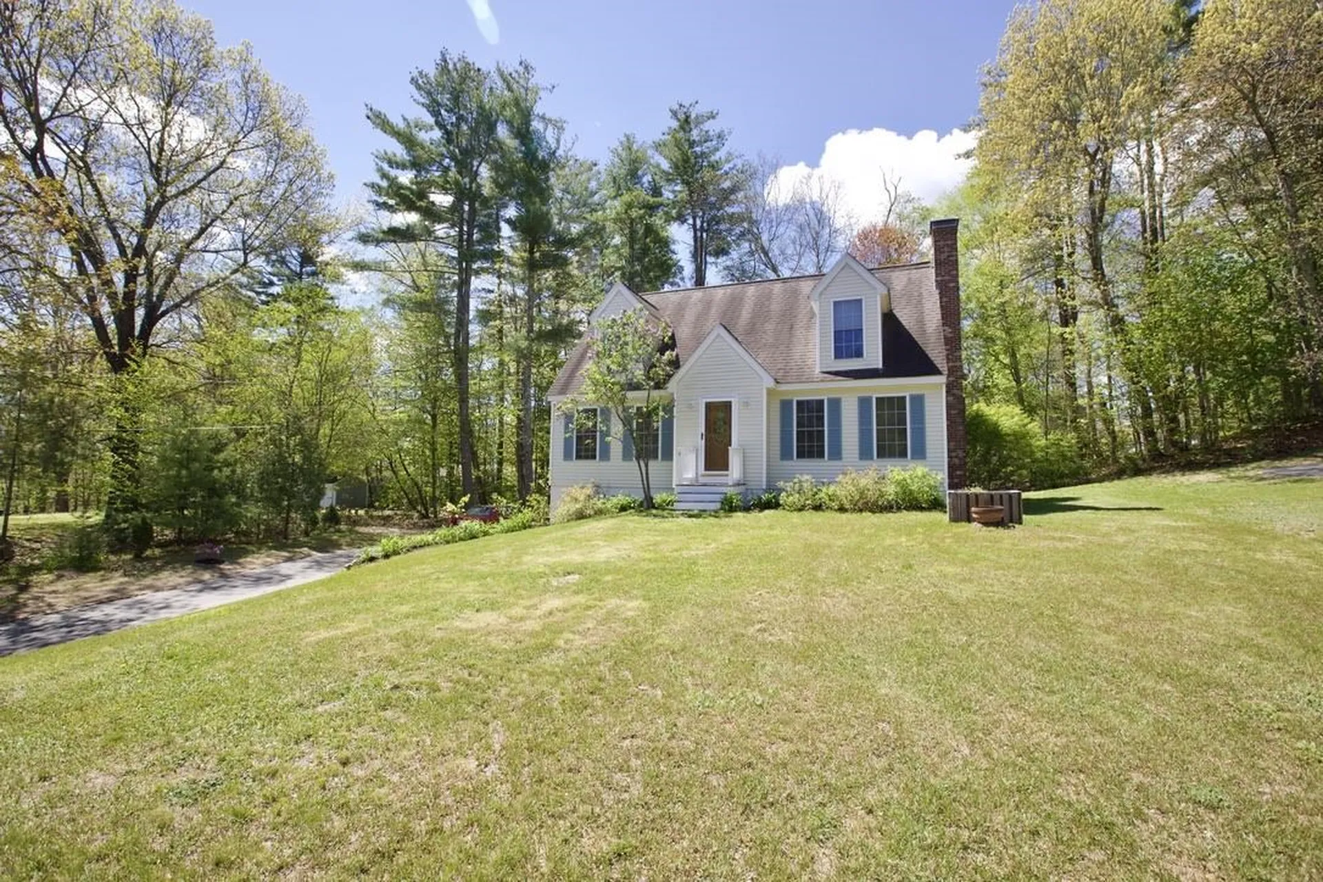9 Abbey Road Raymond NH 03077