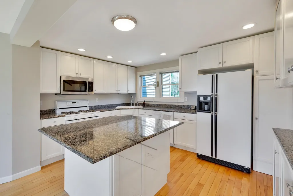 32 Bay Road Colchester VT 05446