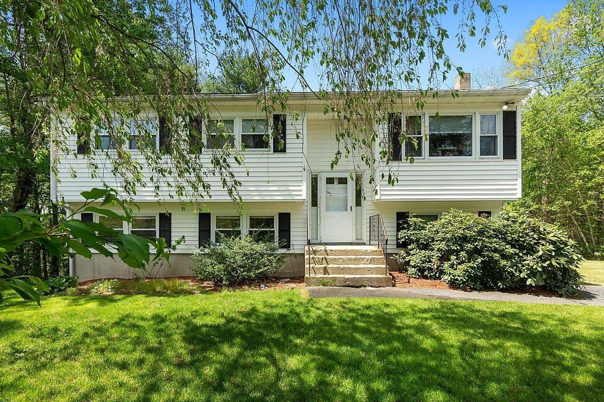 190 Main Street Sandown NH 03873