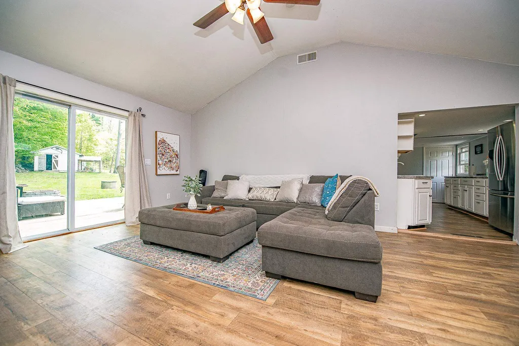 31 Union Road Belmont NH 03220