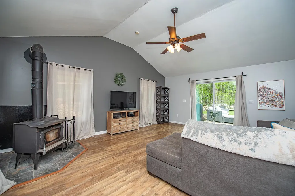 31 Union Road Belmont NH 03220