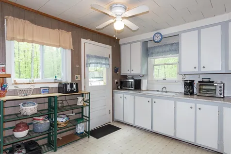 41 Canterbury Shore Drive Canterbury NH 03224