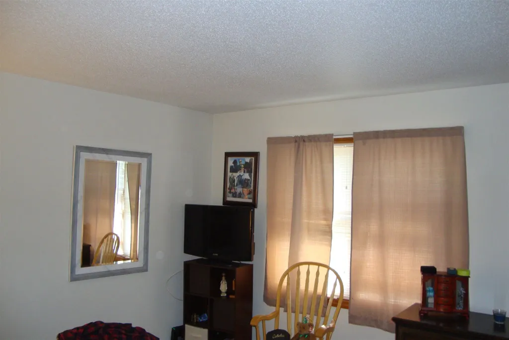 14 Chester Lane Enfield NH 03748