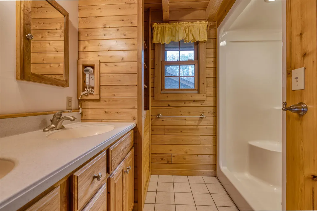 840 Robinson Road West Fairlee VT 05083
