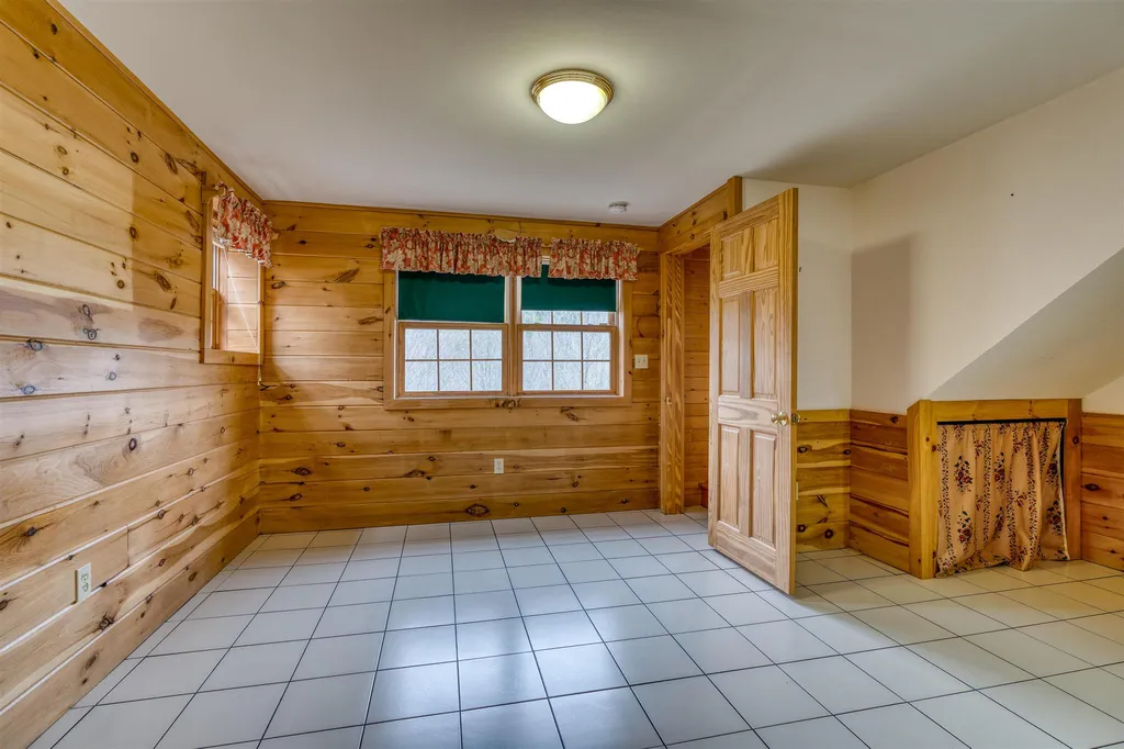 840 Robinson Road West Fairlee VT 05083