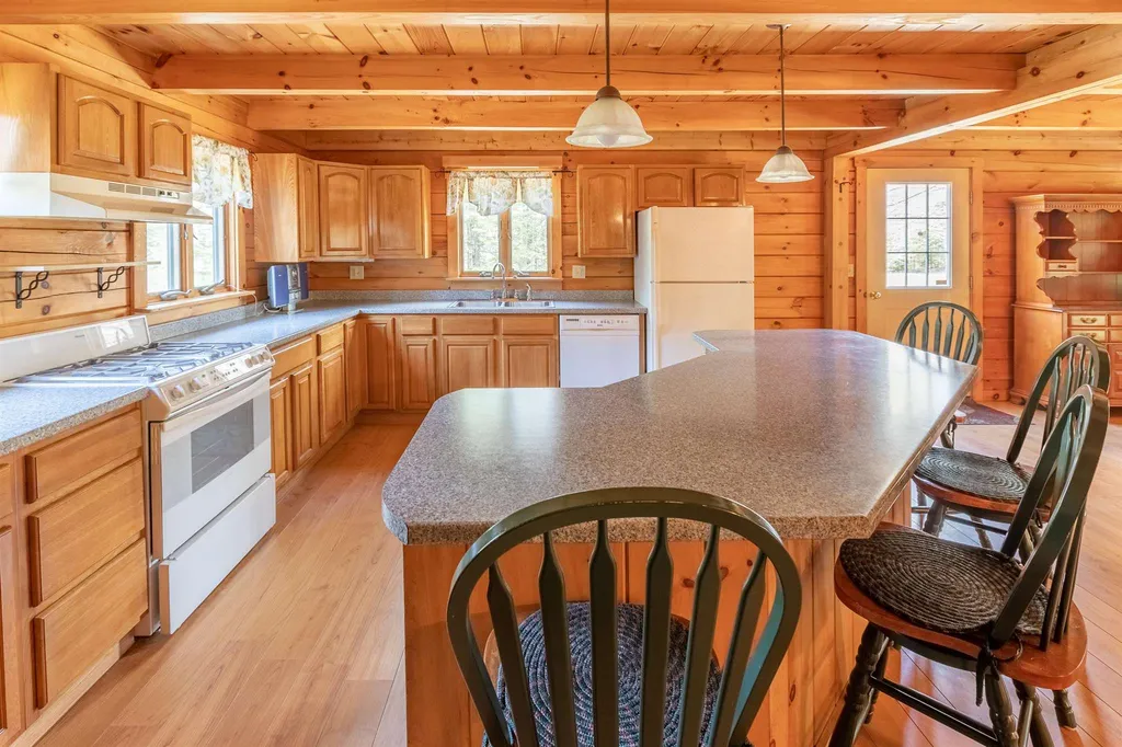 135 Rock Creek Drive Haverhill NH 03774